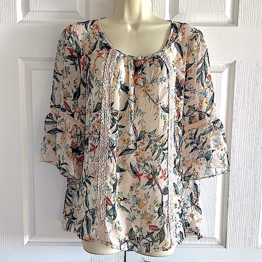 Lauren Conrad Boho Floral Cream Colored Wispy Keyhole Short Sleeve Top *Size L* - Picture 1 of 6